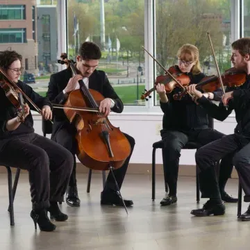 Students playing in the 清水演奏厅 in Pablo Center